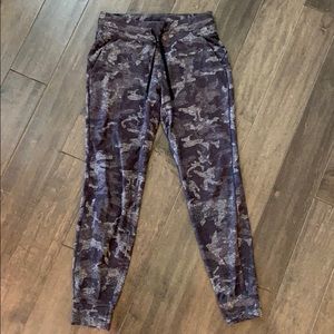 Lululemon Camo Joggers 6